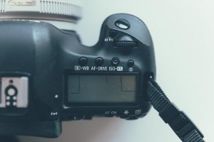 Canon vs Nikon | Canon's default ISO button placement